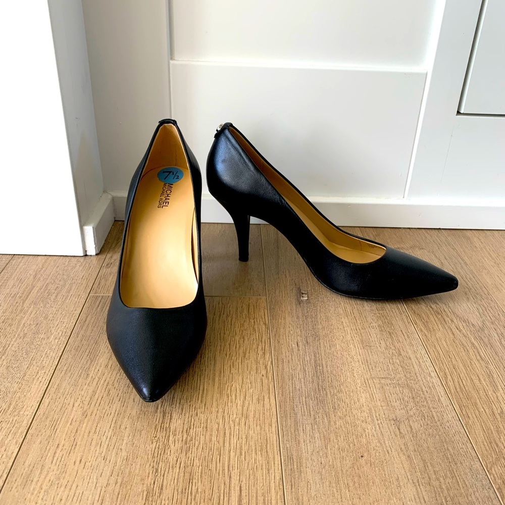 Michael Kors Women’s 7.5 Black Pumps